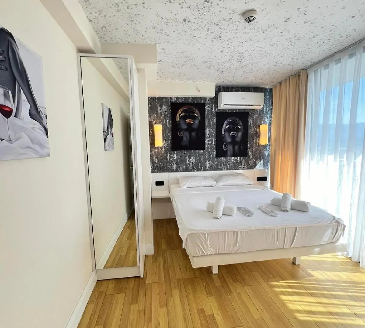 N1 Vip Apartment Batumi Orbi City - 46 Floor 5*,